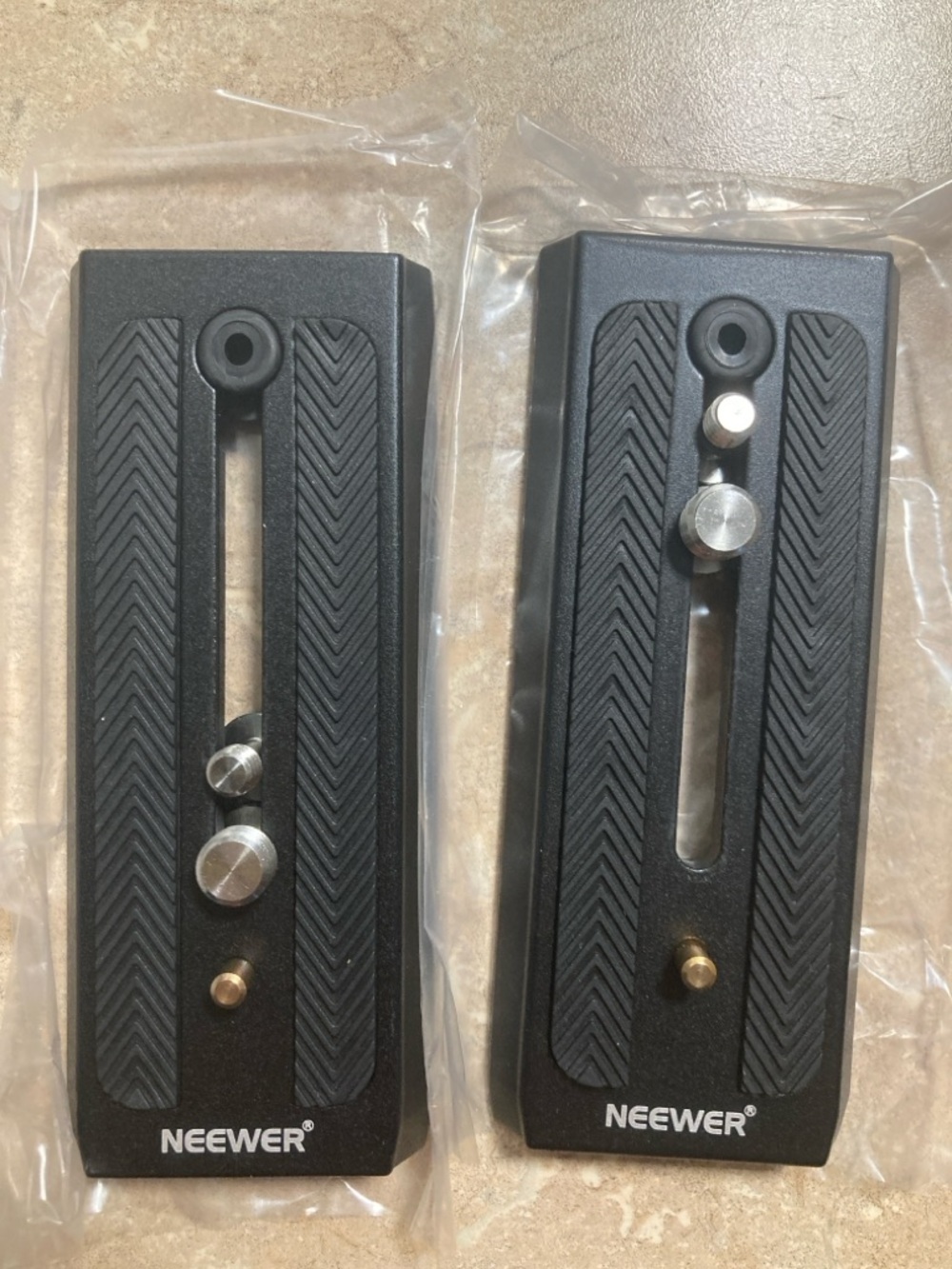 Neewer Black Quick Release Camera Plates (2-pack)